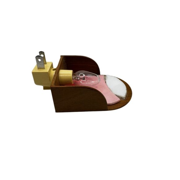 Vintage Wooden Night Light With Cat & Butterfly Cutout Design - Picture 6 of 9